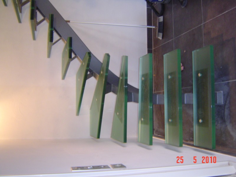 L'escalier en verre contemporain Aix en Provence
